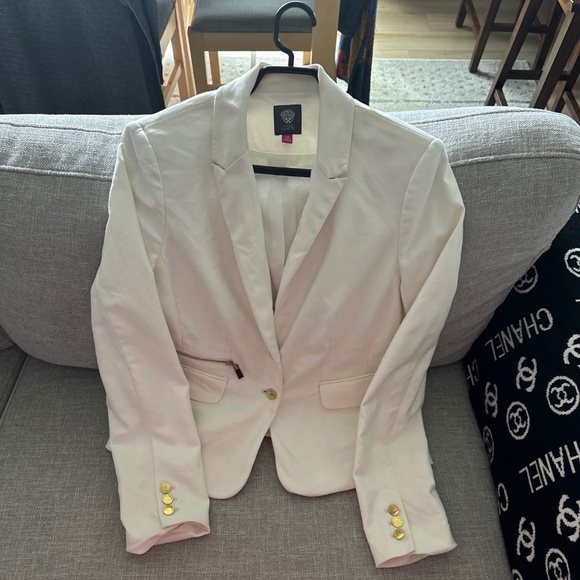 Vince Camuto Ivory Blazer with Gold Zipper and Button Accents Size 10 - Picture 1 of 4